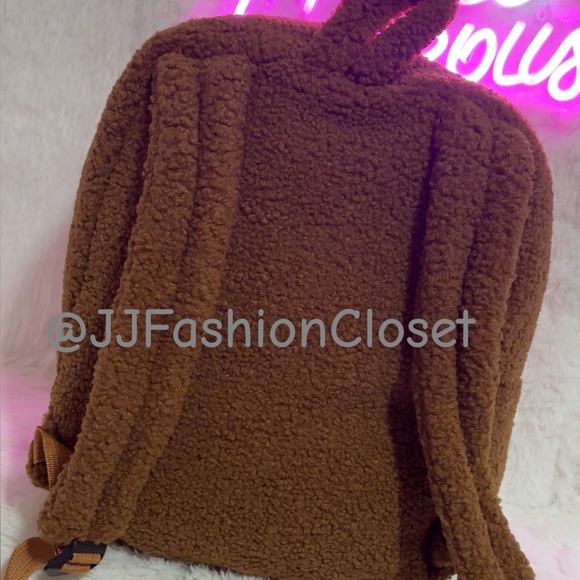 Cute LABUBU Backpack 🤎 - Picture 5 of 6